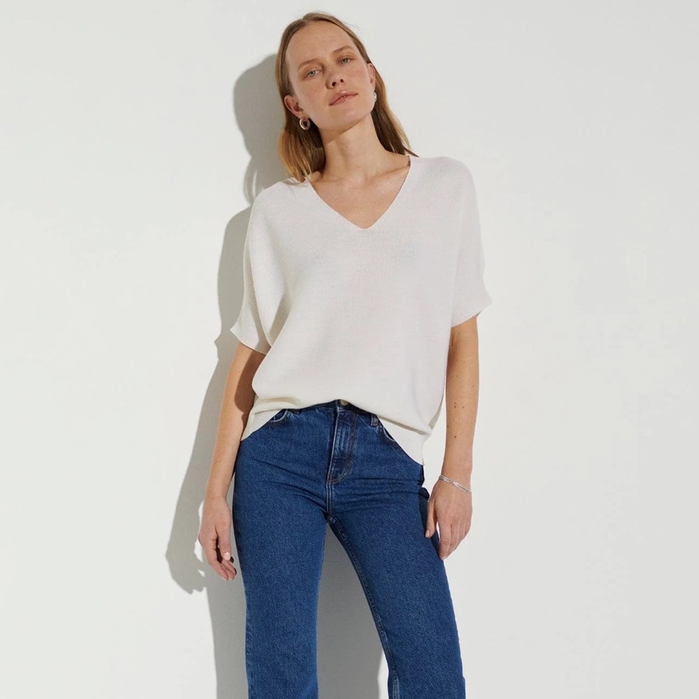 The Reset - NWT Essential Pullover V Neck in Ivory, XS